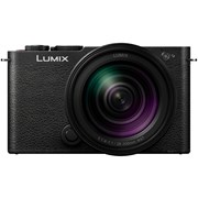 Lumix S9 + S 28-200mm f/4-7.1 MACRO O.I.S.